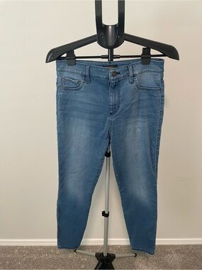 GUESS 1981 Legging Jeans Women’s Size 31 Light Wash Skinny Stretch Denim